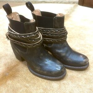 BED STU LORN Booties NWOT size 6.5 black washed color 2.5 inch heel